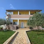 شقة Mladenka بولا