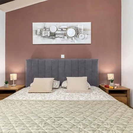 Apartment Mladenka *