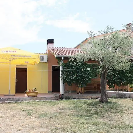 Apartment Mladenka