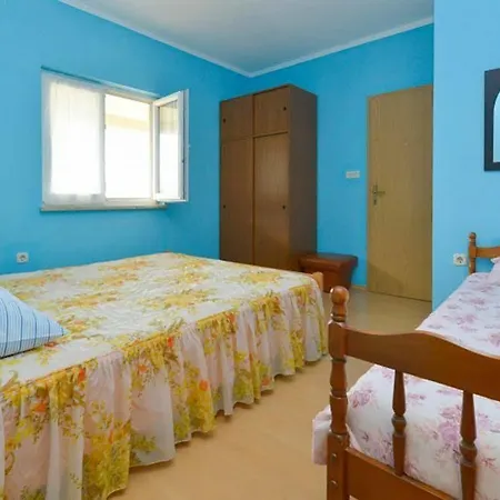 Apartment Mladenka Apartment *
