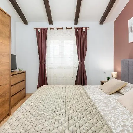 Apartman Apartment Mladenka *