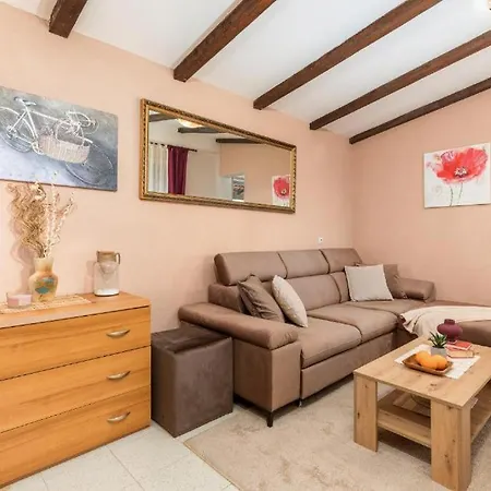 Apartman Apartment Mladenka