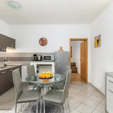 Apartman Apartment Mladenka *