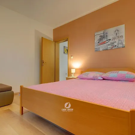 Apartment Mladenka *