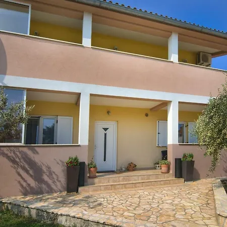 Apartman Apartment Mladenka *