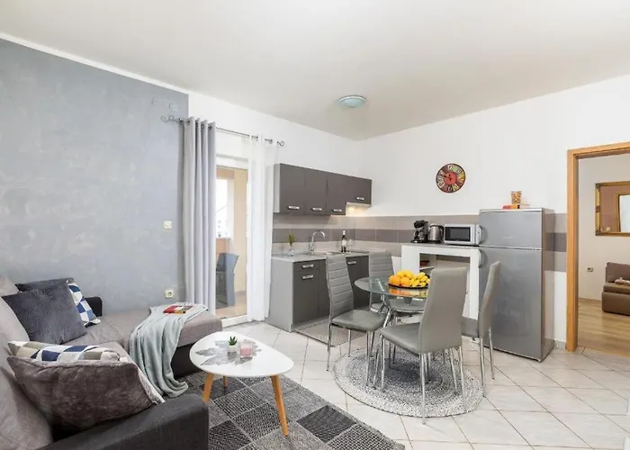 Mladenka דירה פולה